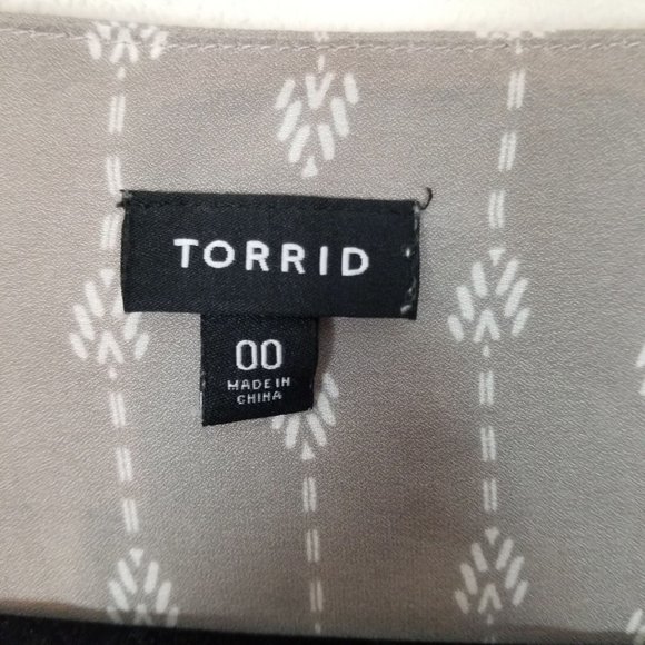 Torrid Womens 00X Gray Arrow Print Harper Crepe Bu - Picture 6 of 9
